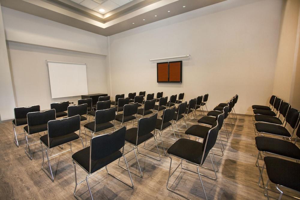 City Express Suites By Marriott Cabo San Lucas Ngoại thất bức ảnh