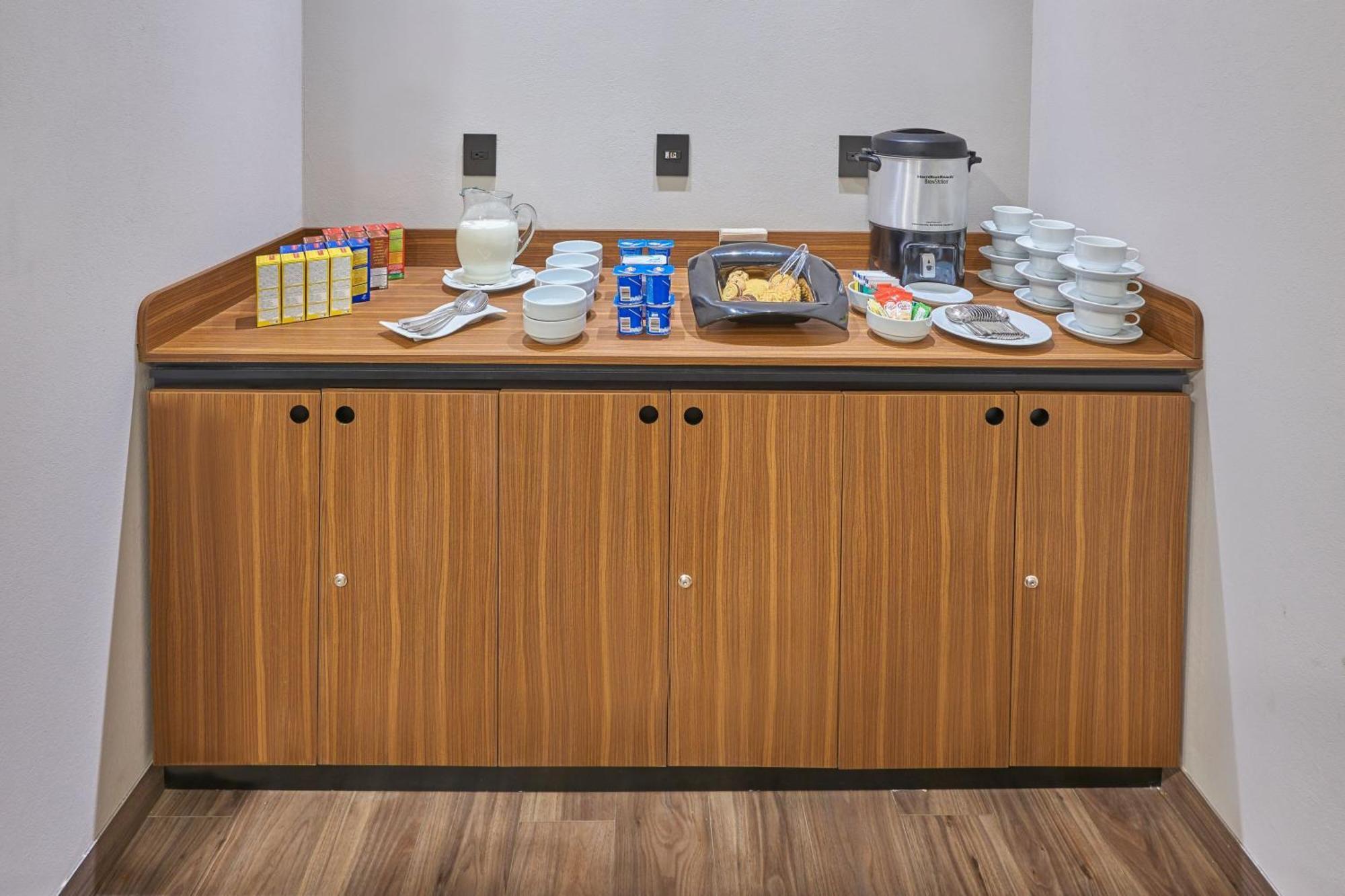 City Express Suites By Marriott Cabo San Lucas Ngoại thất bức ảnh